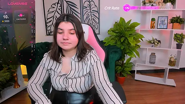 Snapshot of Viola__Shy chatting on February 11, 12:38 am Viola Shy online show from February 11, 12:38 am