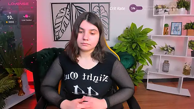 Snapshot of Viola__Shy chatting on February 21, 3:23 am Viola Shy online show from February 21, 3:23 am