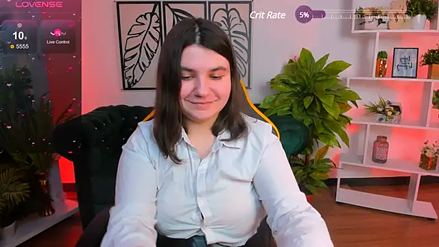 Snapshot of Viola__Shy chatting on February 22, 11:35 pm Viola Shy online show from February 22, 11:35 pm