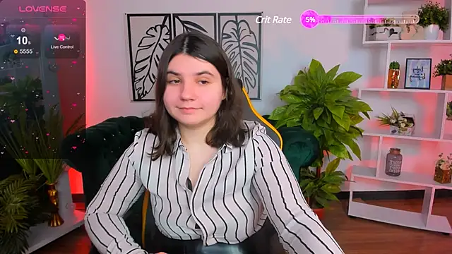 Snapshot of Viola__Shy chatting on February 28, 9:33 pm Viola Shy online show from February 28, 9:33 pm
