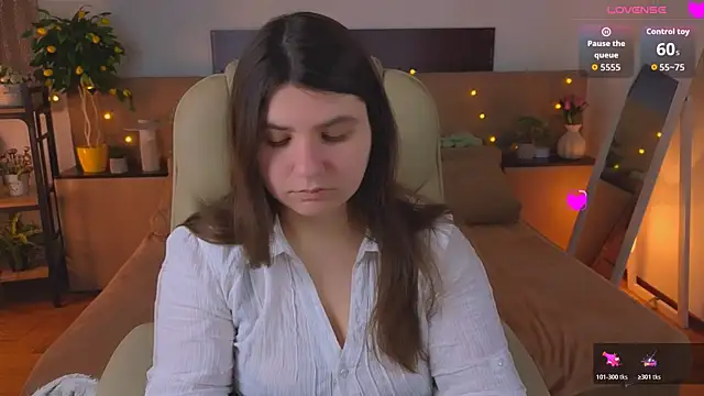 Viola  Shy online show from April 13, 8:14 pm