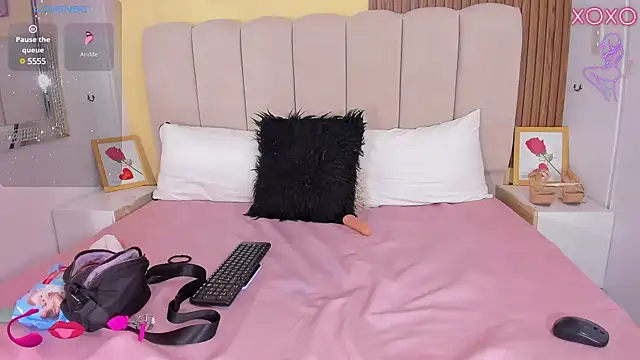 EmmyCruzZ online show from February 9, 10:20 am