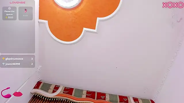 EmmyCruzZ online show from February 22, 8:18 am