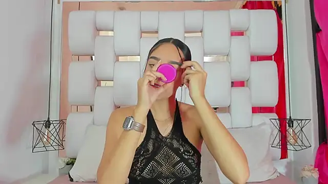 EmmyCruzZ online show from September 26, 7:40 pm