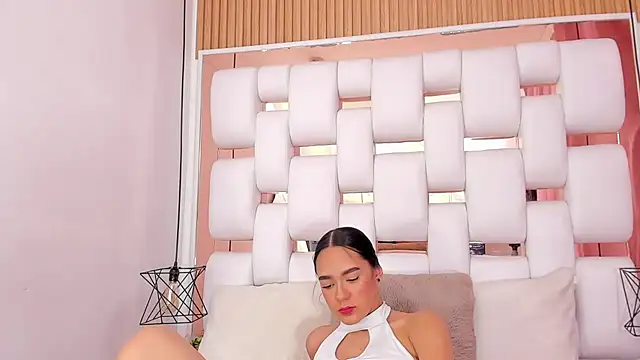 EmmyCruzZ online show from October 17, 7:16 pm