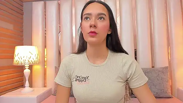 EmmyCruzZ online show from March 21, 1:37 pm