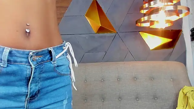 Snapshot of sarah_banks1 chatting on January 14, 7:00 pm sarah banks1 online show from January 14, 7:00 pm