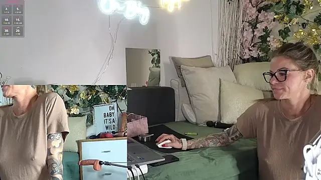 Snapshot of Tatjana_Sue chatting on December 5, 10:23 pm Tatjana Sue online show from December 5, 10:23 pm