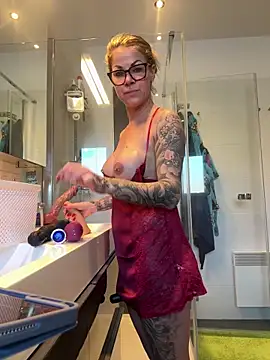 Snapshot of Tatjana_Sue chatting on December 30, 11:48 am Tatjana Sue online show from December 30, 11:48 am