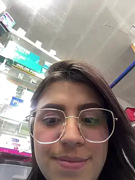 Snapshot of Sweett_Mollyy chatting on July 5, 11:01 pm Sweett Mollyy online show from July 5, 11:01 pm