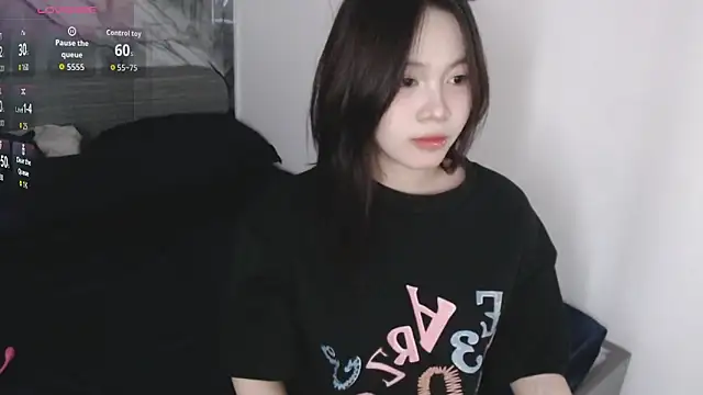 Snapshot of Lin_SiYee chatting on October 22, 12:05 pm Lin SiYee online show from October 22, 12:05 pm
