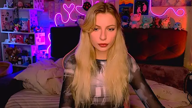 Maria Hunt online show from October 7, 8:44 am