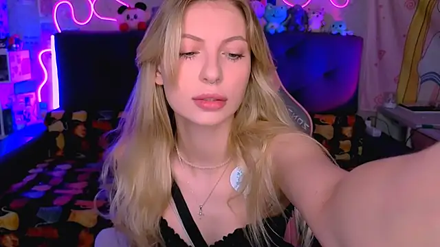 Maria Hunt online show from November 22, 3:49 am