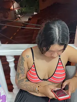 Snapshot of Pretty_Isadora chatting on January 11, 12:44 am Pretty Isadora online show from January 11, 12:44 am