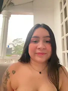 Snapshot of Pretty_Isadora chatting on January 25, 11:00 pm Pretty Isadora online show from January 25, 11:00 pm