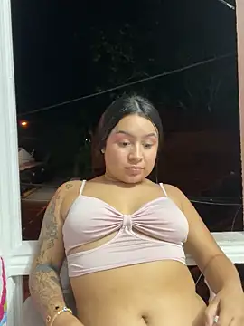 Snapshot of Pretty_Isadora chatting on February 5, 12:42 am Pretty Isadora online show from February 5, 12:42 am