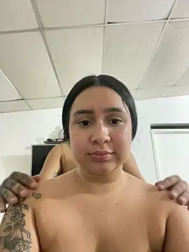 Snapshot of Pretty_Isadora chatting on February 17, 7:21 pm Pretty Isadora online show from February 17, 7:21 pm