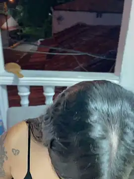 Snapshot of Pretty_Isadora chatting on February 23, 12:19 am Pretty Isadora online show from February 23, 12:19 am