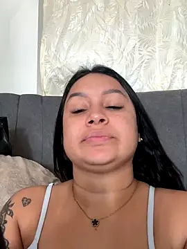 Snapshot of Pretty_Isadora chatting on November 10, 9:03 pm Pretty Isadora online show from November 10, 9:03 pm