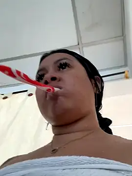 Snapshot of Pretty_Isadora chatting on November 22, 2:27 pm Pretty Isadora online show from November 22, 2:27 pm