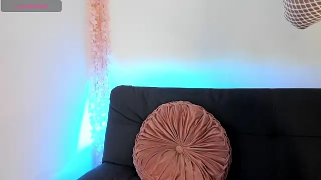 on tefa online show from March 3, 8:54 pm