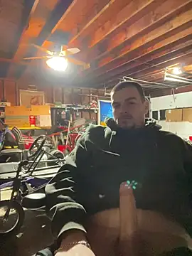 Snapshot of joeycbigcock chatting on January 1, 8:26 pm joeycbigcock online show from January 1, 8:26 pm