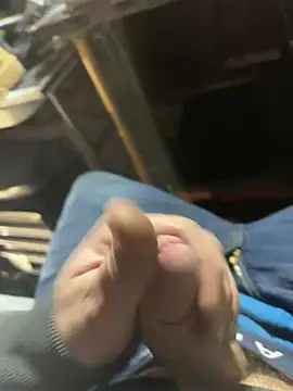 Snapshot of joeycbigcock chatting on January 21, 1:50 am joeycbigcock online show from January 21, 1:50 am