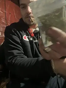 Snapshot of joeycbigcock chatting on February 7, 10:20 pm joeycbigcock online show from February 7, 10:20 pm