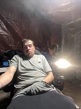 Snapshot of joeycbigcock chatting on March 6, 3:57 am joeycbigcock online show from March 6, 3:57 am