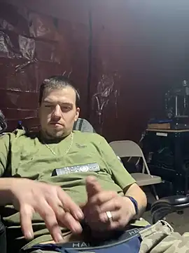 Snapshot of joeycbigcock chatting on March 12, 12:10 am joeycbigcock online show from March 12, 12:10 am