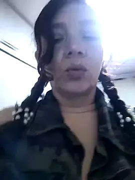 Samantabrown  online show from April 15, 11:06 am