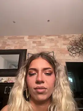 Snapshot of maddisonblush chatting on September 20, 4:08 pm maddisonblush online show from September 20, 4:08 pm