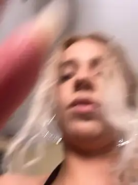 Snapshot of maddisonblush chatting on October 8, 6:27 pm maddisonblush online show from October 8, 6:27 pm