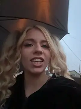 Snapshot of maddisonblush chatting on November 6, 3:13 pm maddisonblush online show from November 6, 3:13 pm