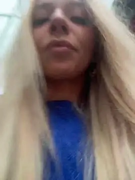 Snapshot of maddisonblush chatting on November 23, 1:33 pm maddisonblush online show from November 23, 1:33 pm