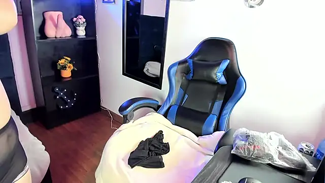 Amy hoy69 online show from September 24, 2:15 am