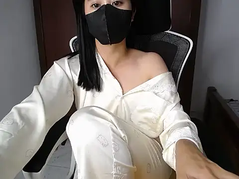 Snapshot of Lunobaby_204 chatting on October 24, 9:44 pm Lunobaby 204 online show from October 24, 9:44 pm