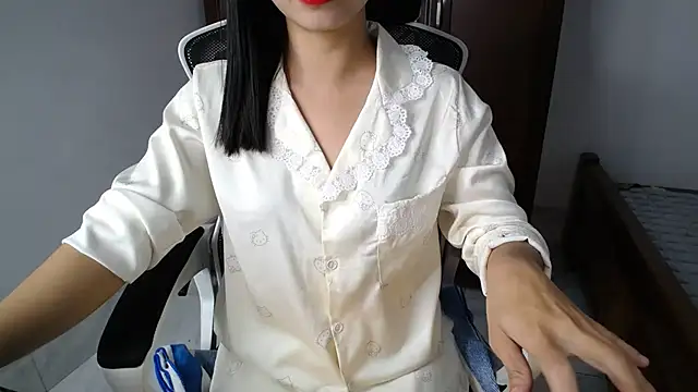 Snapshot of Lunobaby_204 chatting on November 3, 1:51 am Lunobaby 204 online show from November 3, 1:51 am