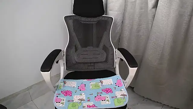 Snapshot of Lunobaby_204 chatting on December 14, 9:52 pm Lunobaby 204 online show from December 14, 9:52 pm