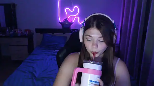 helengilmor online show from September 10, 3:45 pm