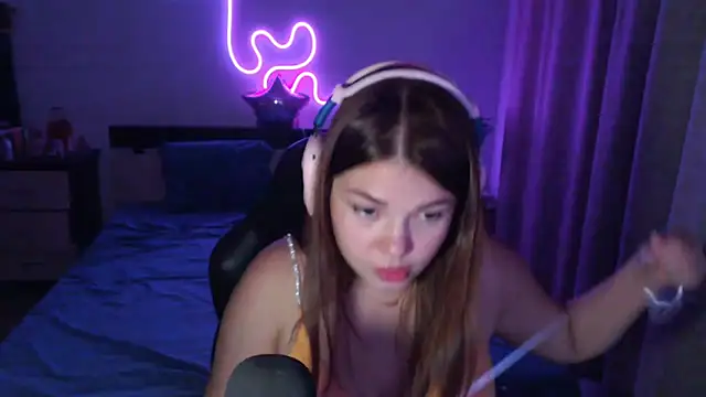 helengilmor online show from September 13, 3:56 pm