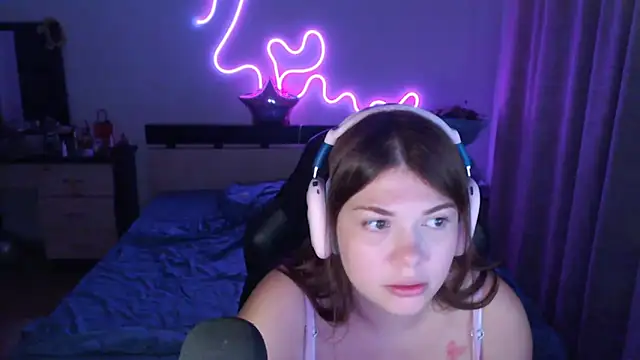 helengilmor online show from September 16, 3:46 pm