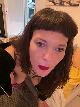OniricFemme online show from May 8, 8:08 am