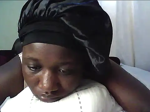 Adaline-Paris online show from March 23, 11:36 am