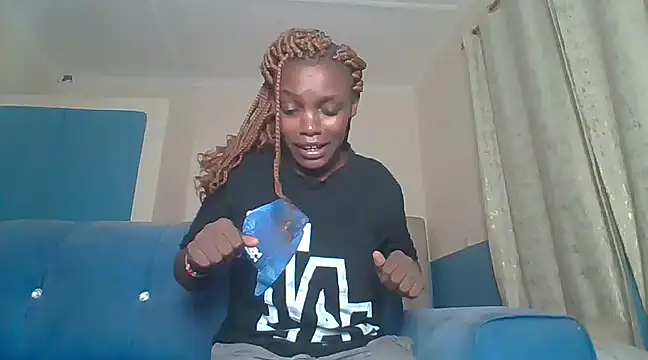 awino001 online show from March 18, 9:43 pm