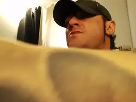 Snapshot of ballardbret chatting on March 6, 7:25 am ballardbret online show from March 6, 7:25 am