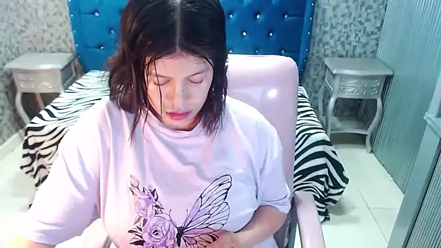 CurvyJulieth online show from September 23, 4:59 am