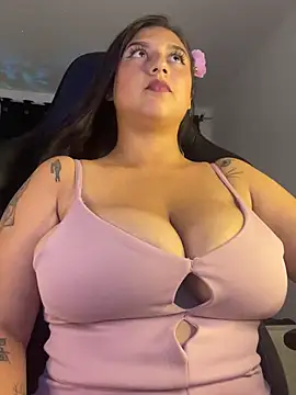 Snapshot of Lau_Beauty chatting on February 22, 8:18 am Lau Beauty online show from February 22, 8:18 am