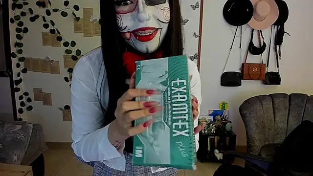 Snapshot of Fiore_Sanz_ chatting on October 18, 3:09 am Fiore Sanz online show from October 18, 3:09 am