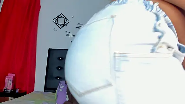 AmbarthSmiith2 online show from March 1, 1:51 pm